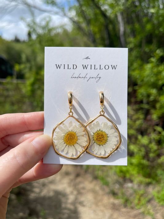 White Daisy Earrings | 18k Gold Plated